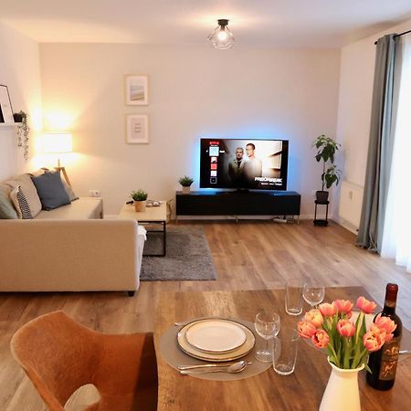 Geraeumiges 2R City-Apartment Uninaehe Mit Tv Streaming, Terrasse Magdeburg Exterior foto