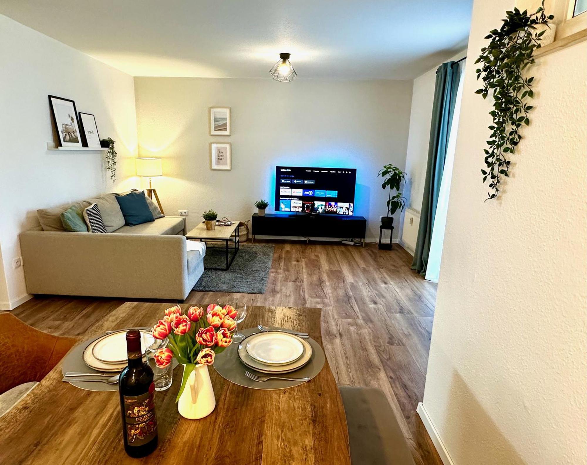 Geraeumiges 2R City-Apartment Uninaehe Mit Tv Streaming, Terrasse Magdeburg Exterior foto